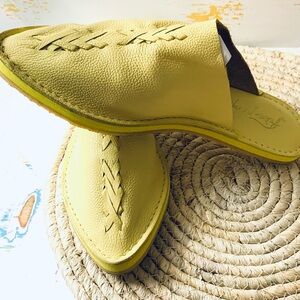 Free People slides NWOT